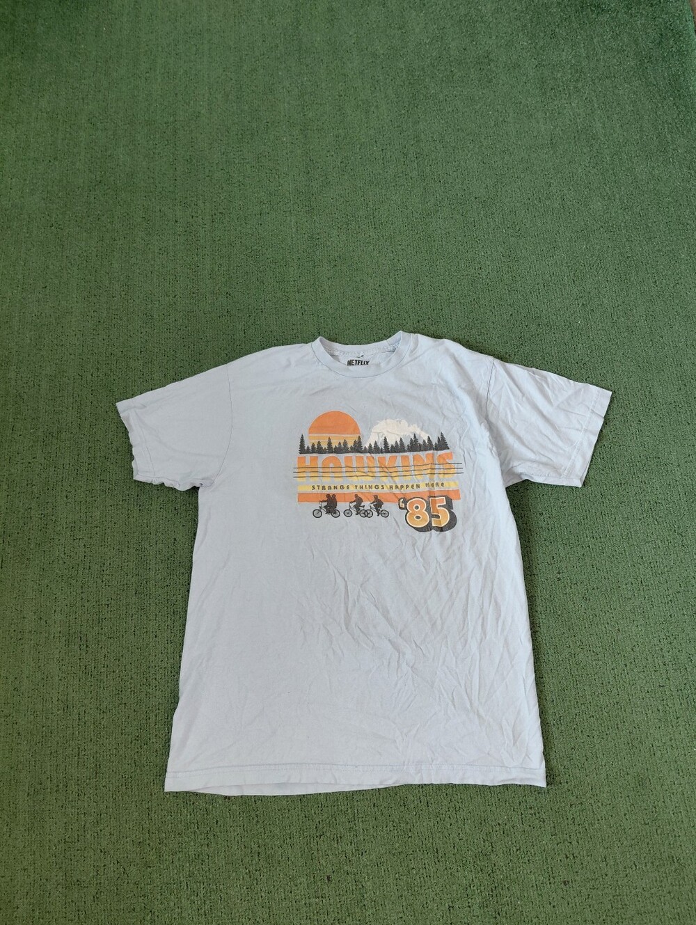 Stranger Things Hawkins 85' Nature Woods Retro TV Show Light Blue T Shirt Sz Lar